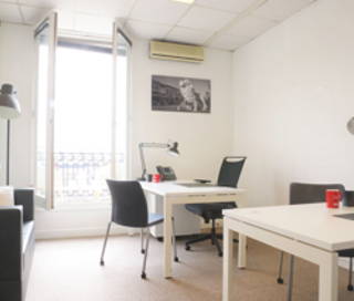 Bureau privé 12 m² 1 poste Location bureau Cours du 30 Juillet Bordeaux 33000 - photo 1